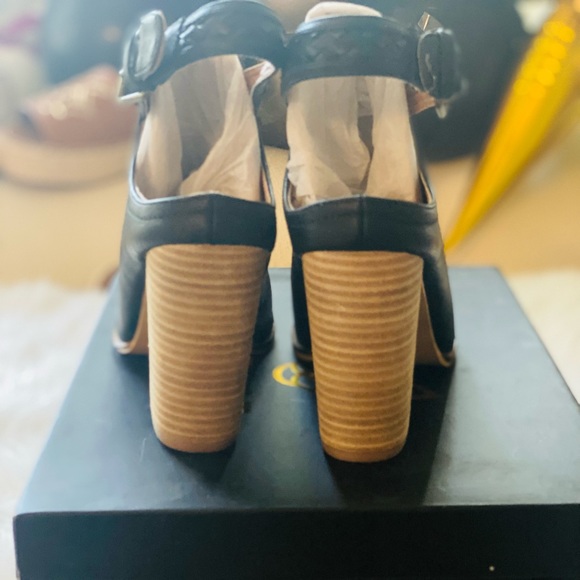 Beatiful boots in black color size 8 new in box. Beast fashion Brand - Picture 3 of 4